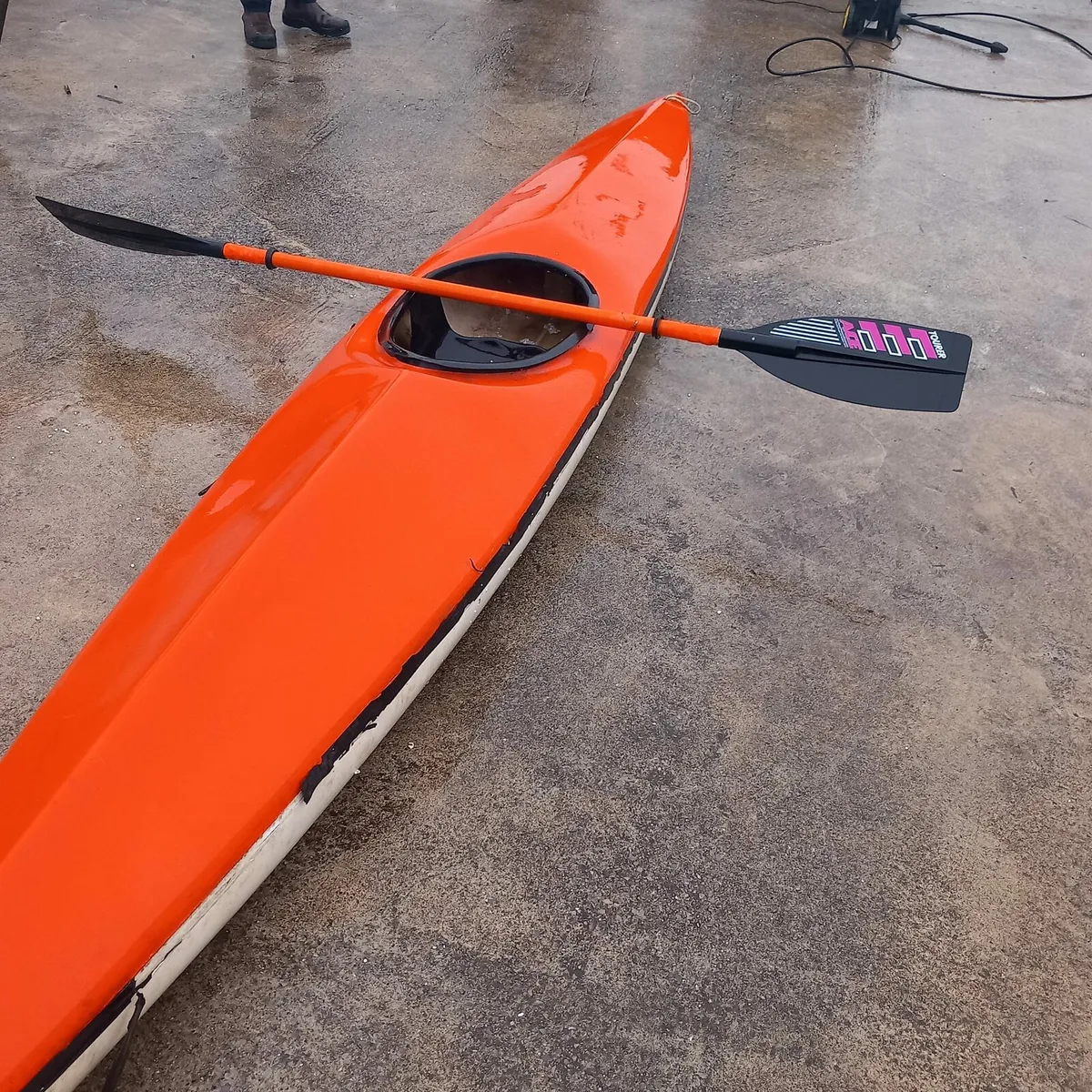 14ft fiberglass kayak and paddle - Image 2