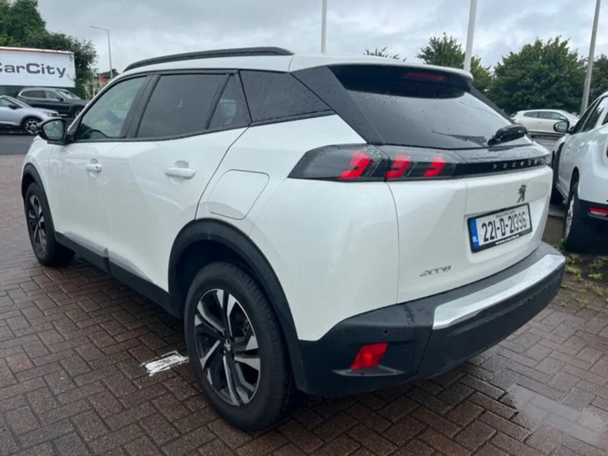 Peugeot 2008 Allure 1.2 100 4DR - Image 4