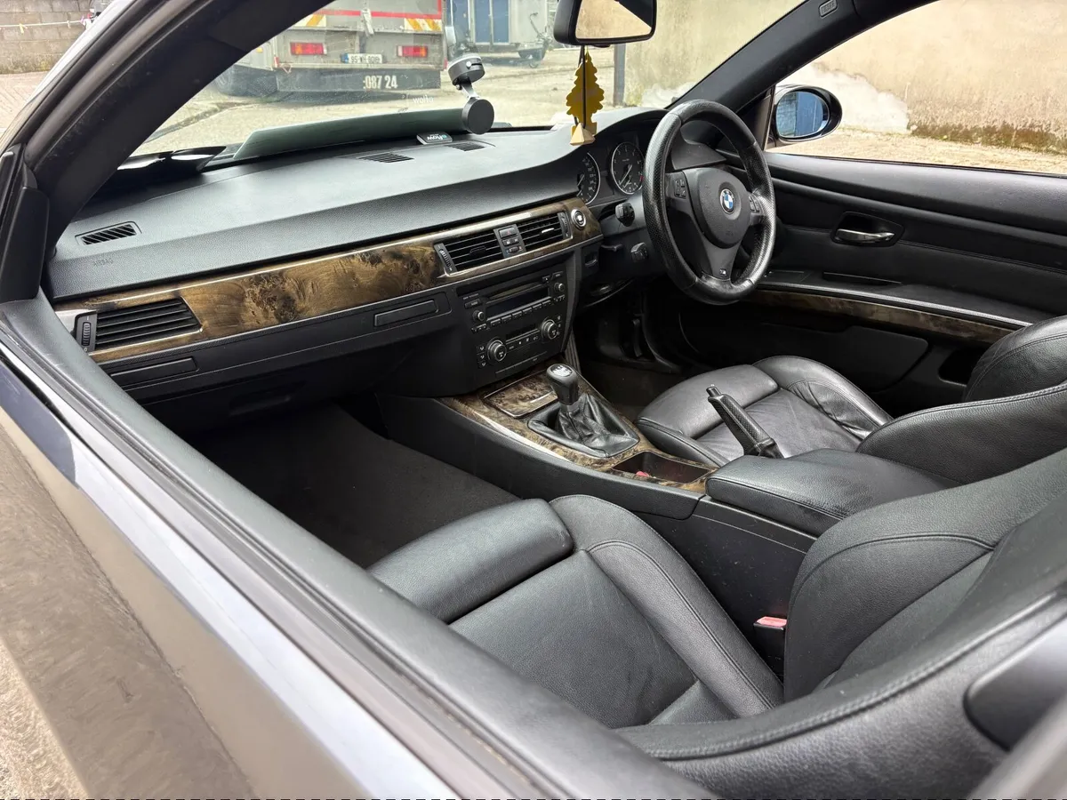 BMW 3-Series 2008 - Image 3