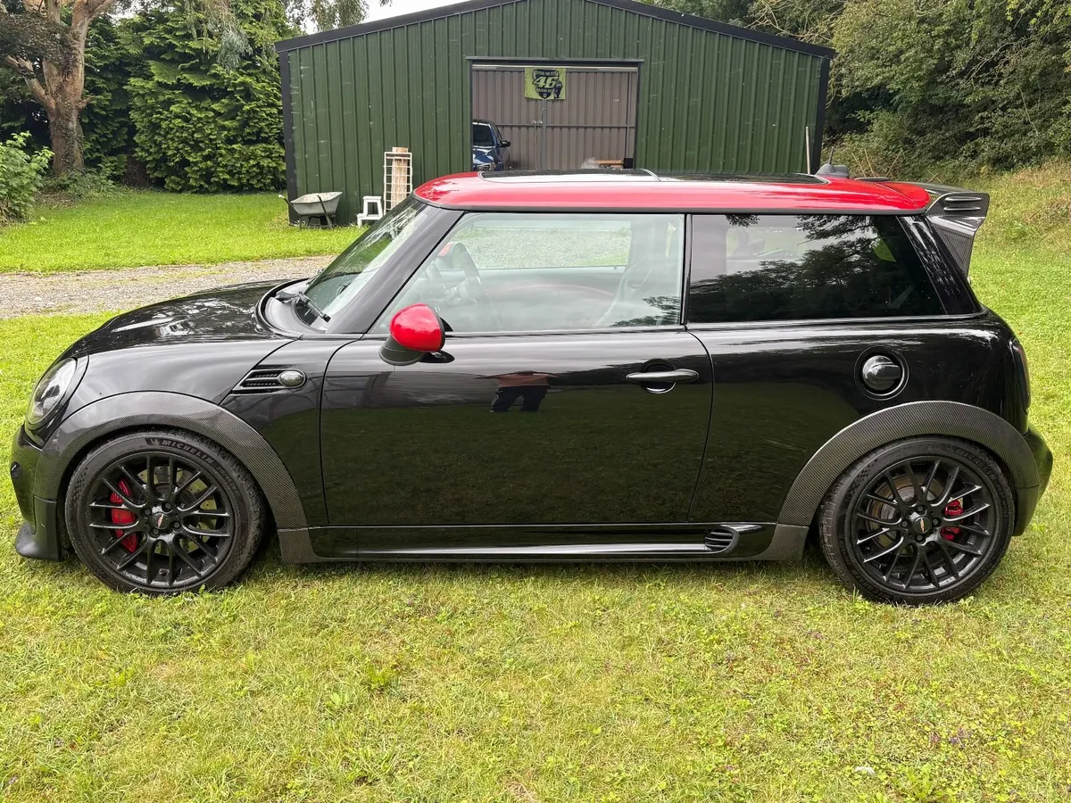 Mini Cooper S John Cooper Works - Image 2