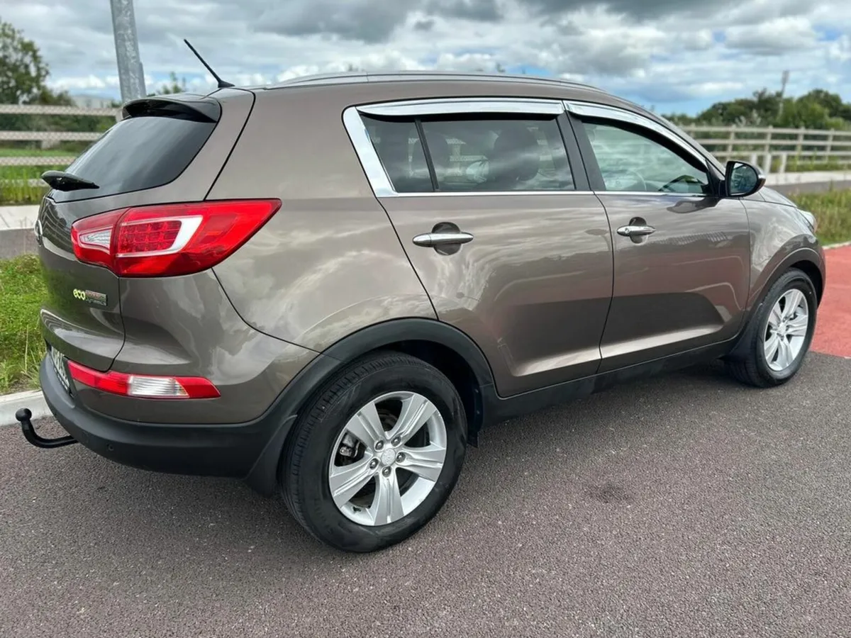 Kia Sportage 1.7 Crdi 2 ISG 2WD 5DR *IMMACULATE CO - Image 3