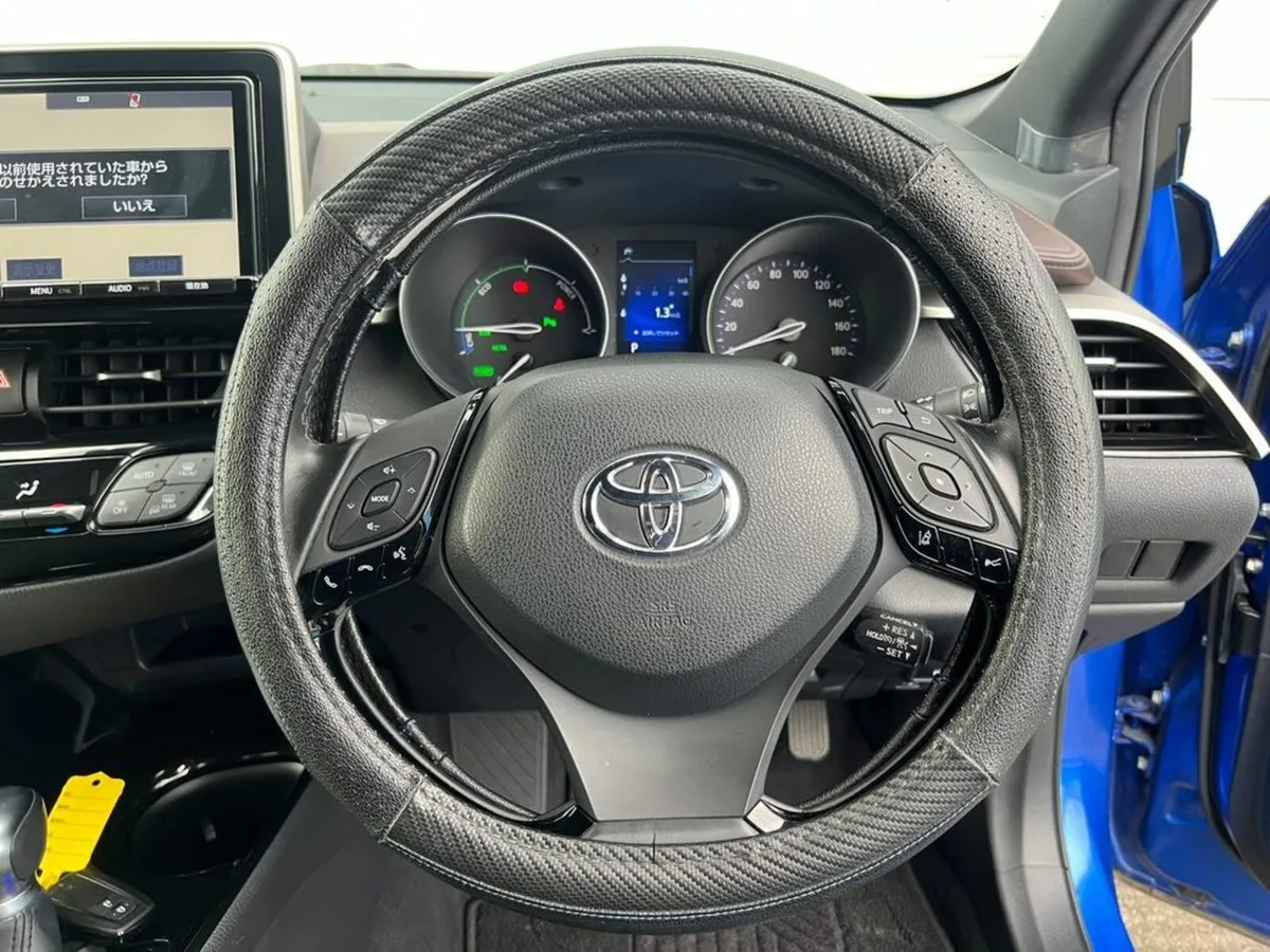 Toyota C-HR 1.8 HYBRID // 18" DIAMOND CUT ALLOYS / - Image 4