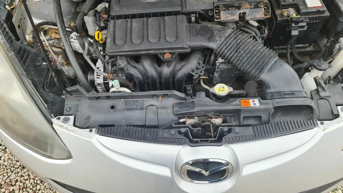 Mazda Mazda2 2012 - Image 4