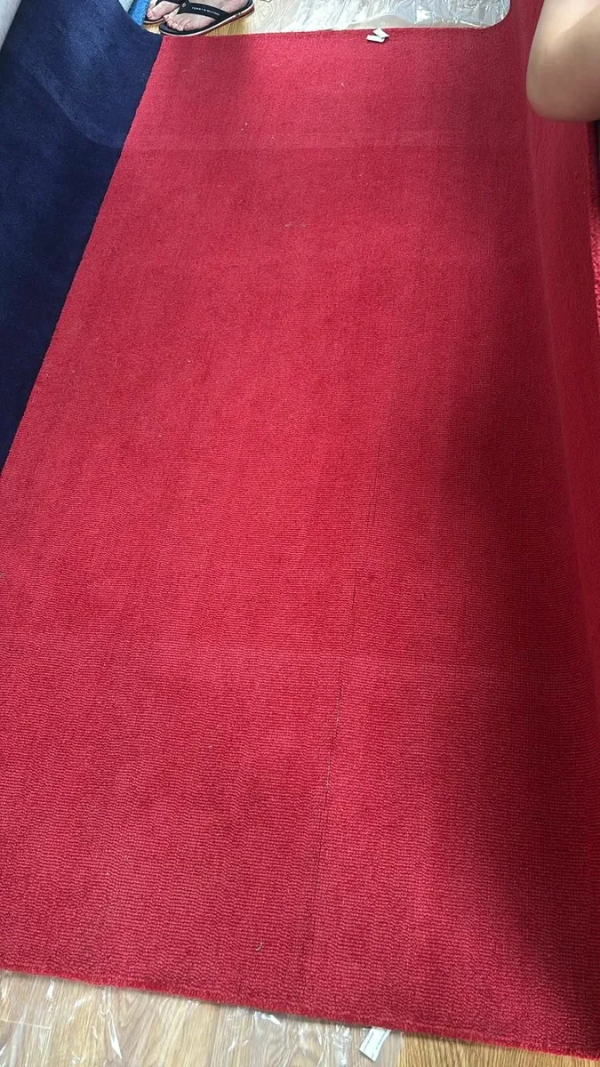 REDUCED   LARGE RED AND NAVY RUG NEW - Image 4