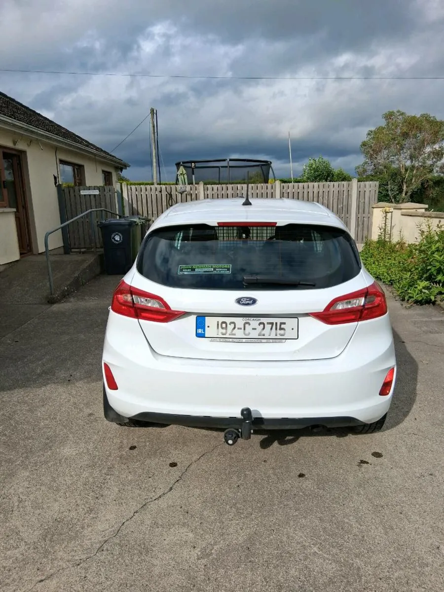 Ford  fiesta  van - Image 2
