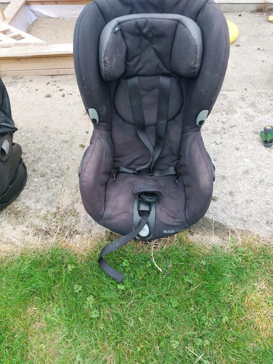 Car seat - Image 1