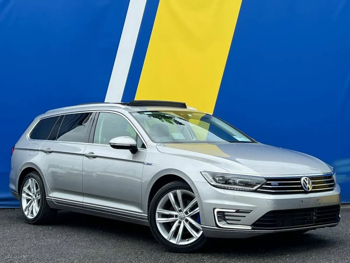 Volkswagen Passat GTE 1.4 PLUG-IN HYBRID AUTO // T - Image 3