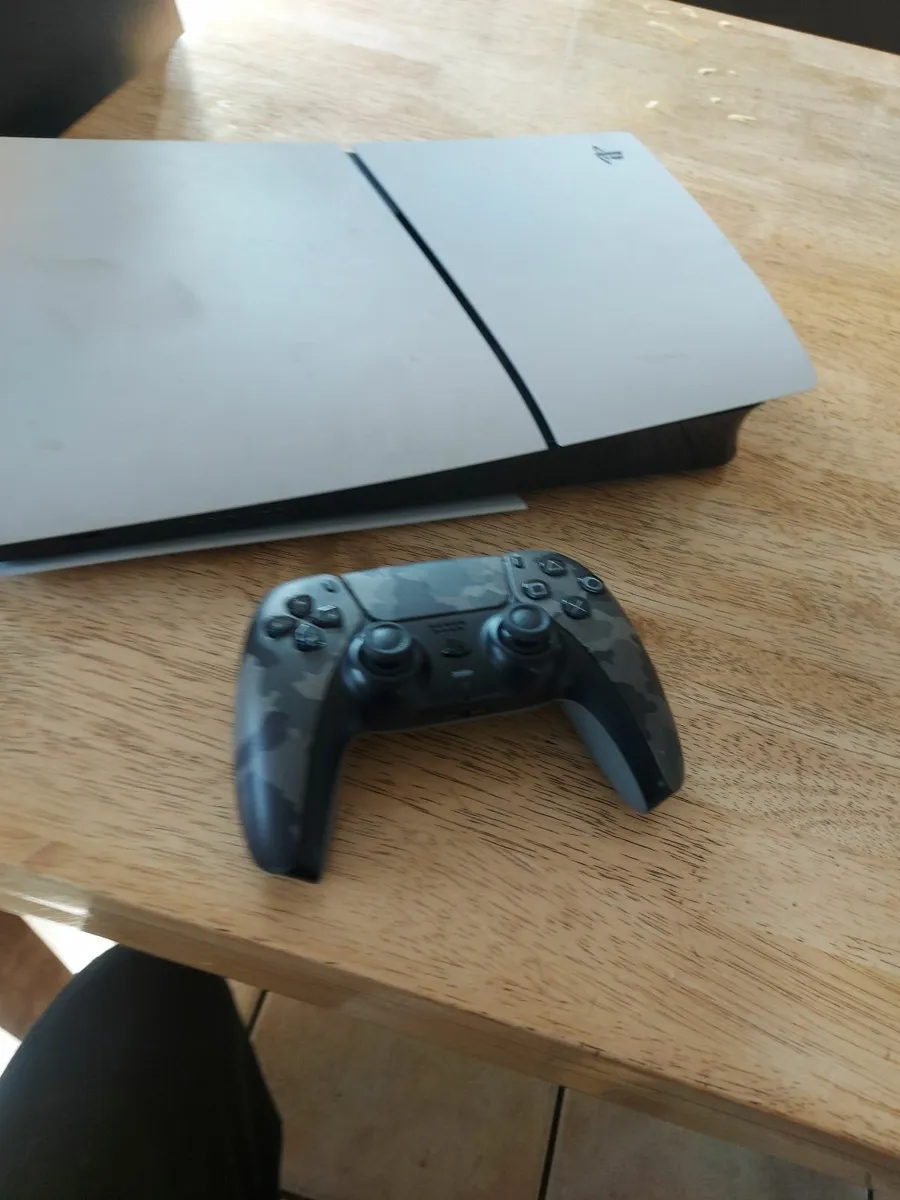 Play station  5 - Image 1