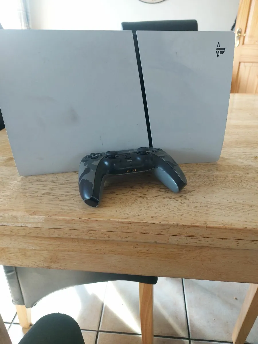 Play station  5 - Image 2