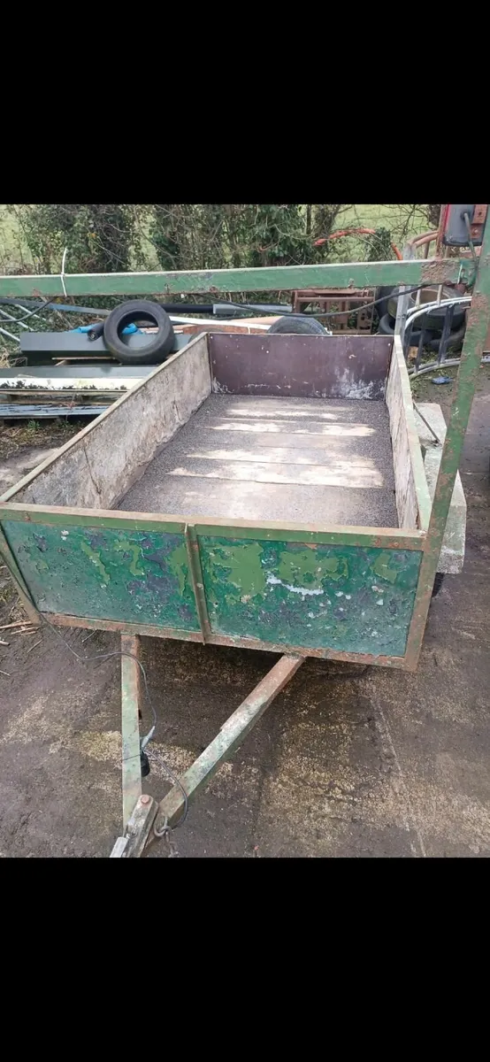 Trailer - Image 1