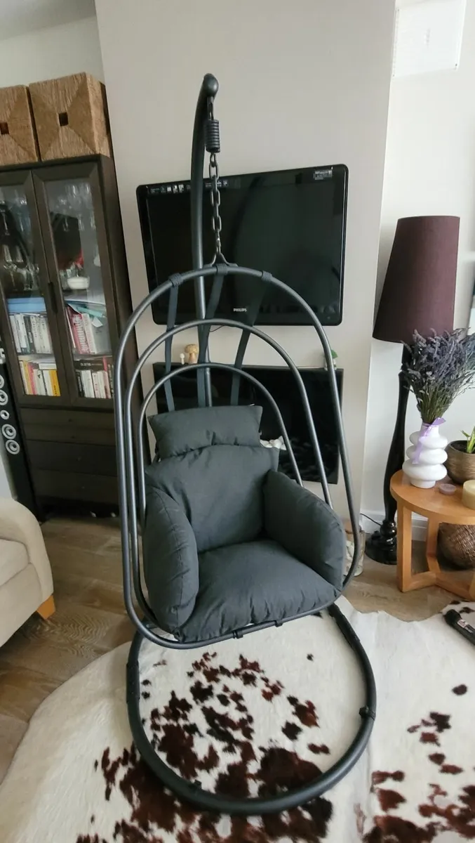 Egg chair