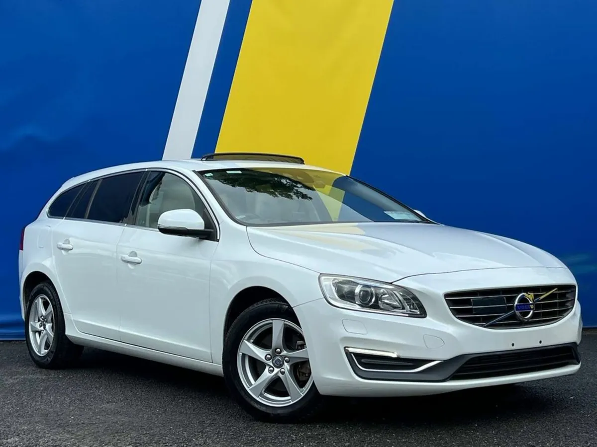 Volvo V60 D4 CLASSIC 2.0 D AUTO // OPENING SUNROOF - Image 3