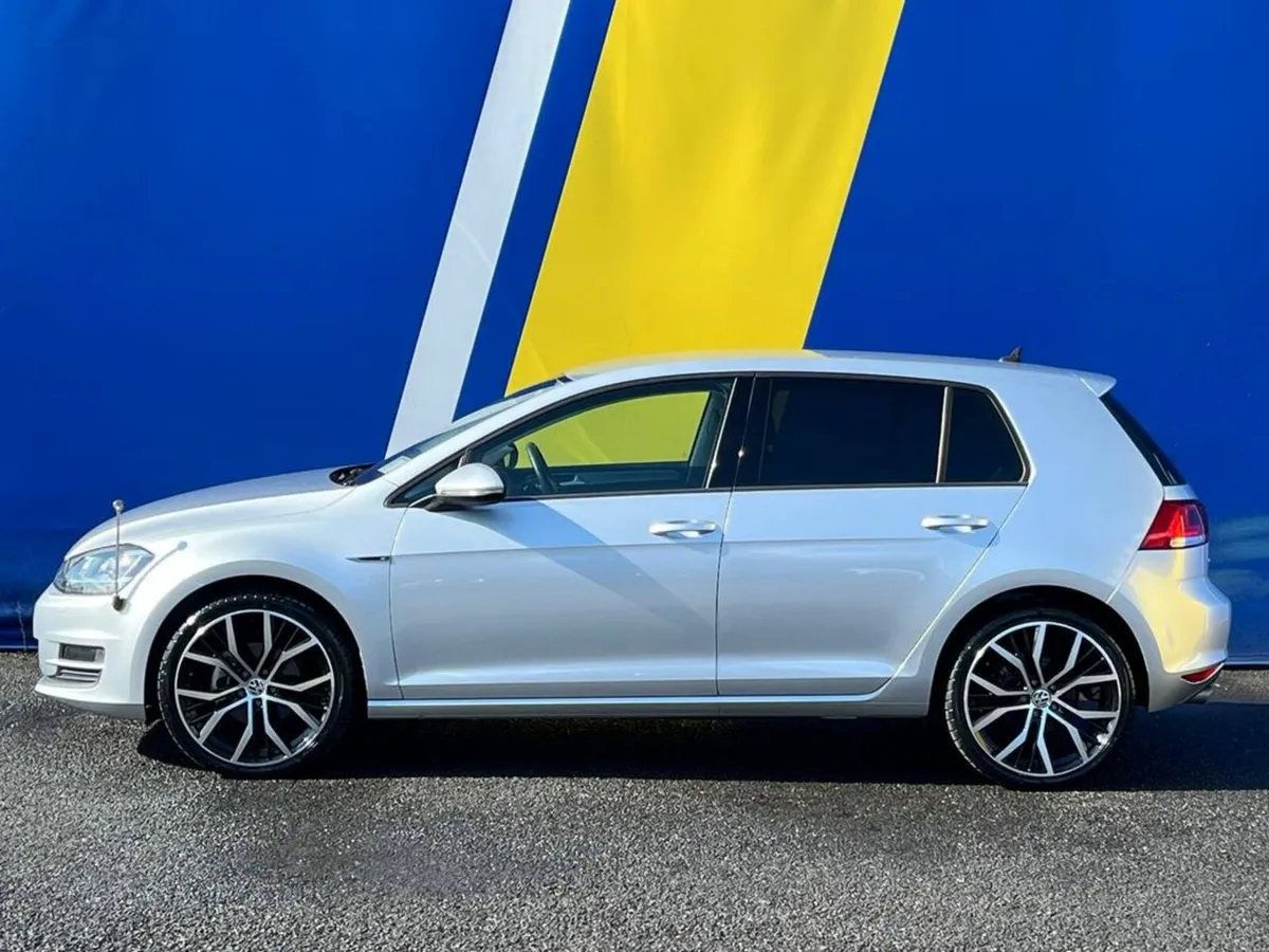Volkswagen Golf COMFORTLINE R-LINE PACK 1.2 TSI // - Image 3
