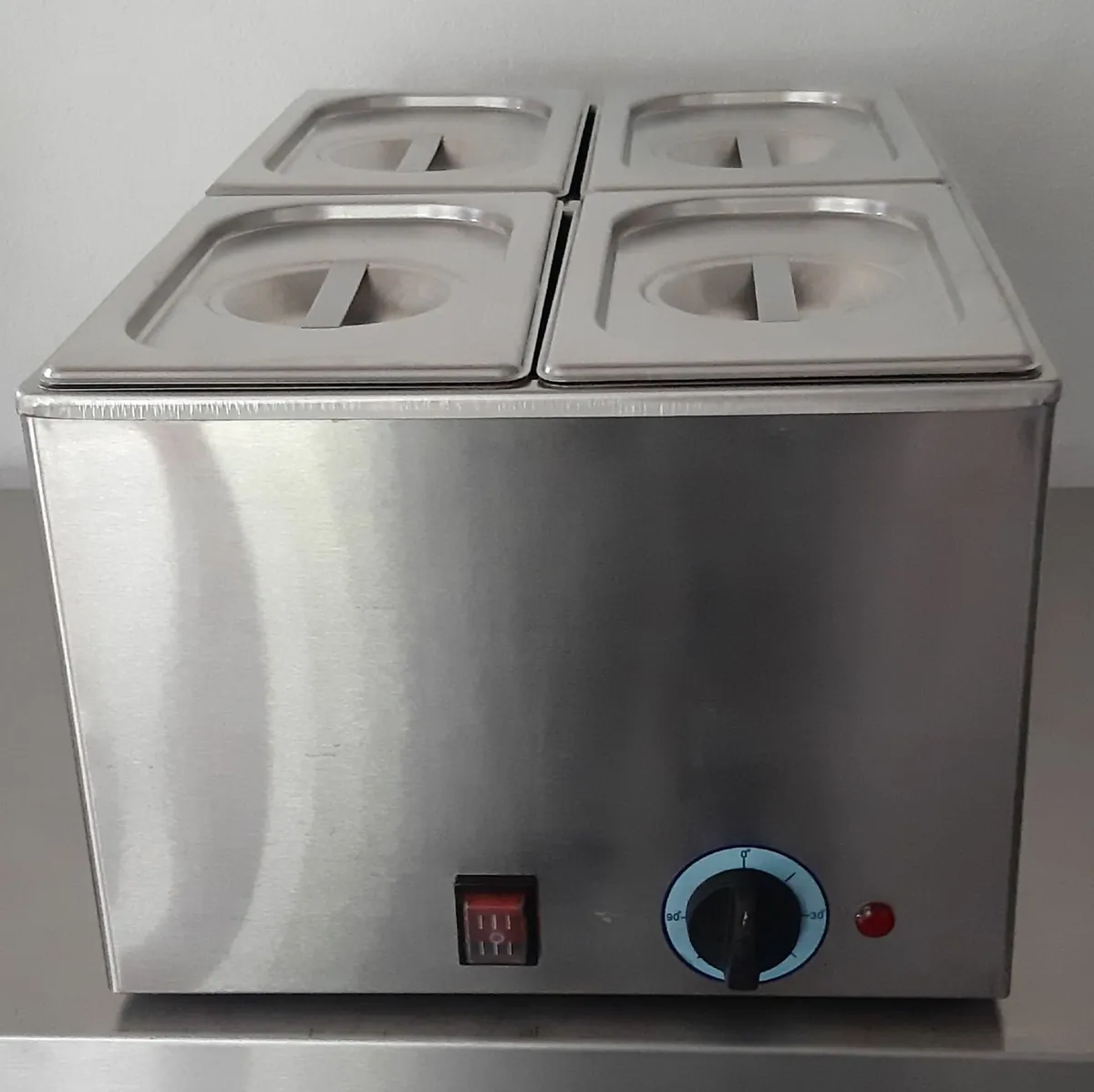 Bain Marie with 4 Stainless Steel Trays and Lids - Image 1