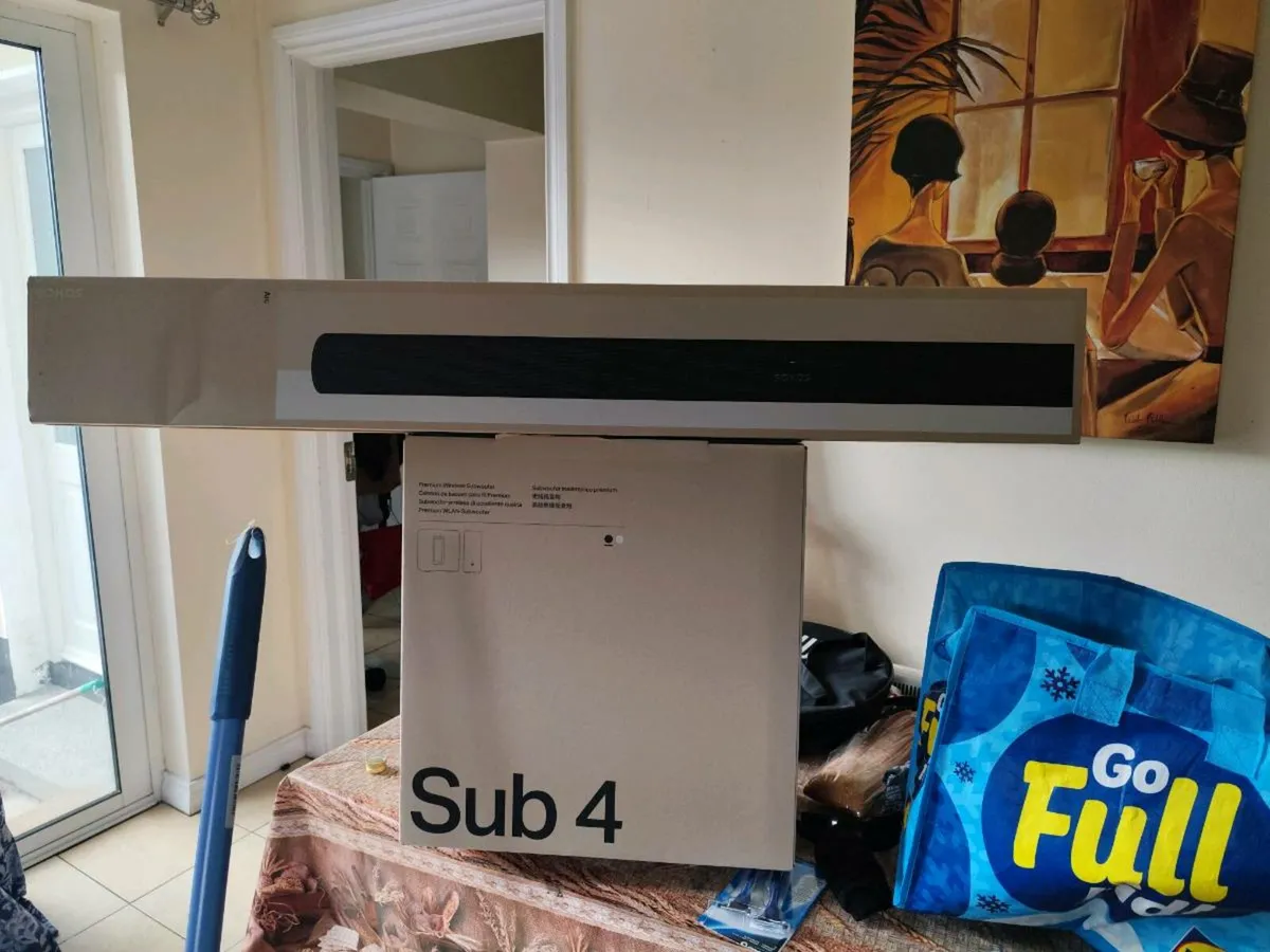 Sonos sub4 gen +Arc soundbar - Image 1