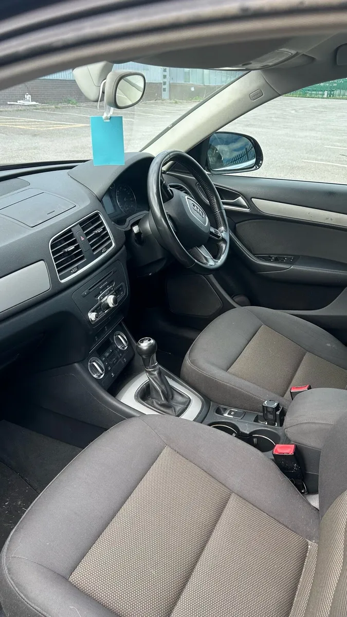 Audi Q3 2013 - Image 2
