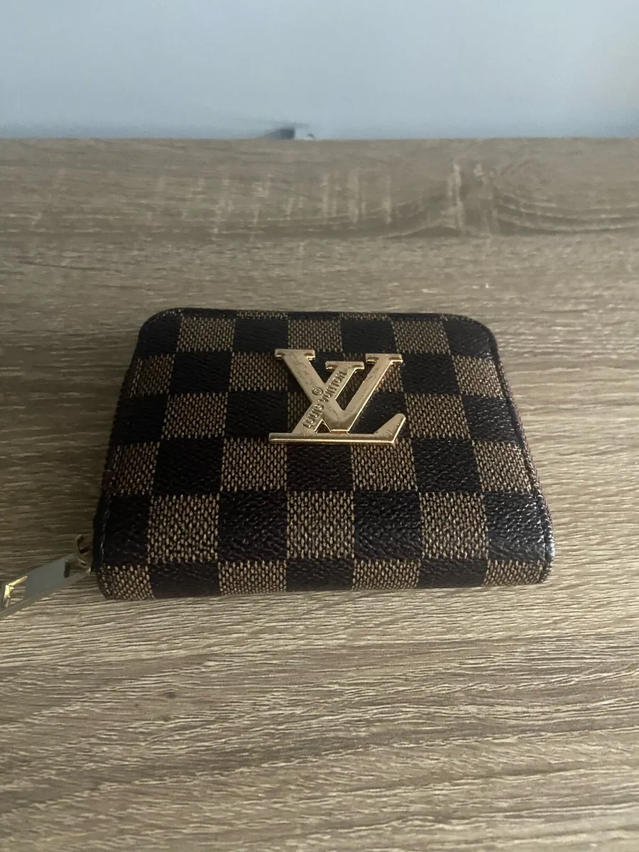 LV purse - Image 1