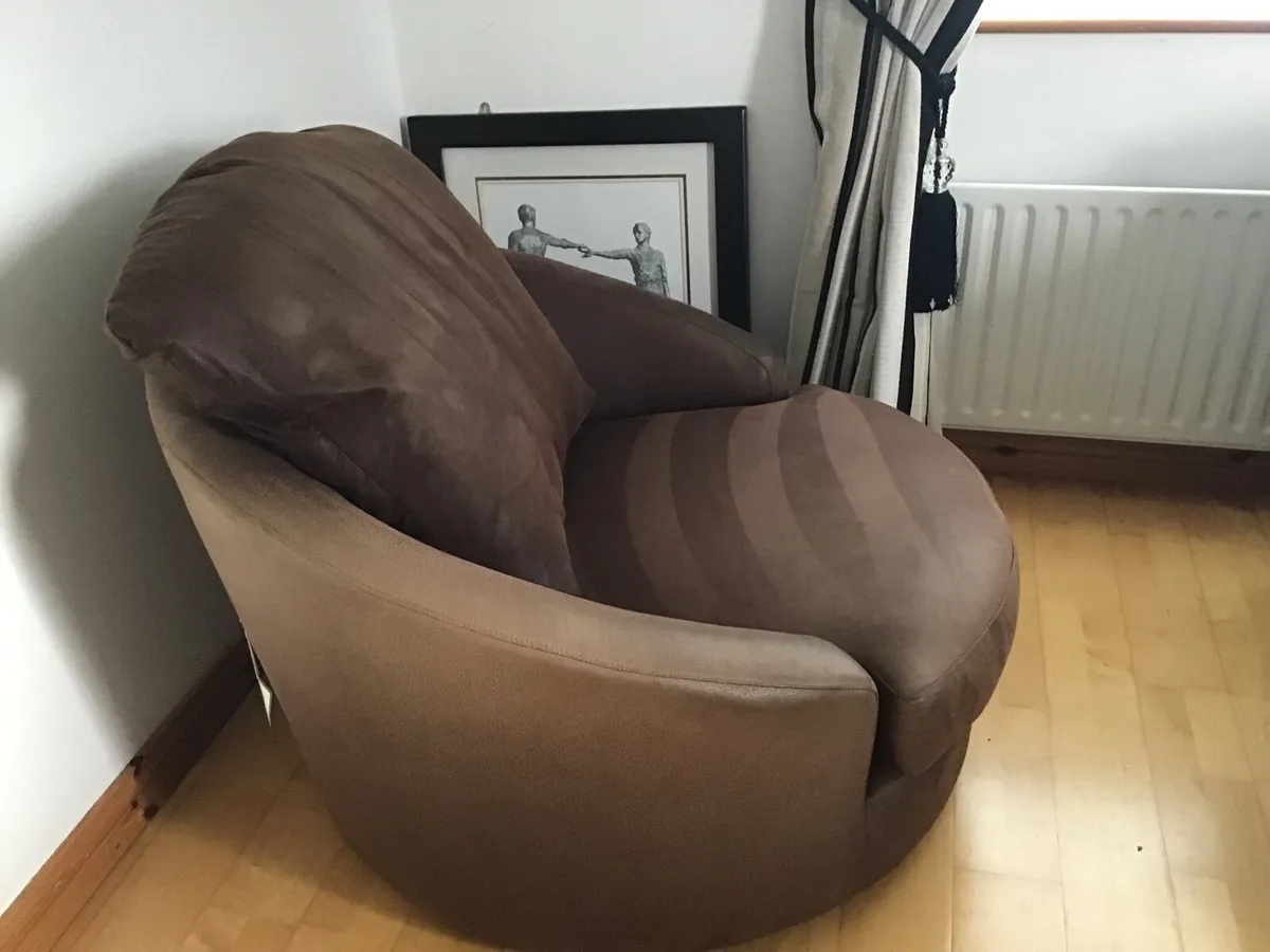Swivel Arm Chair - Image 4