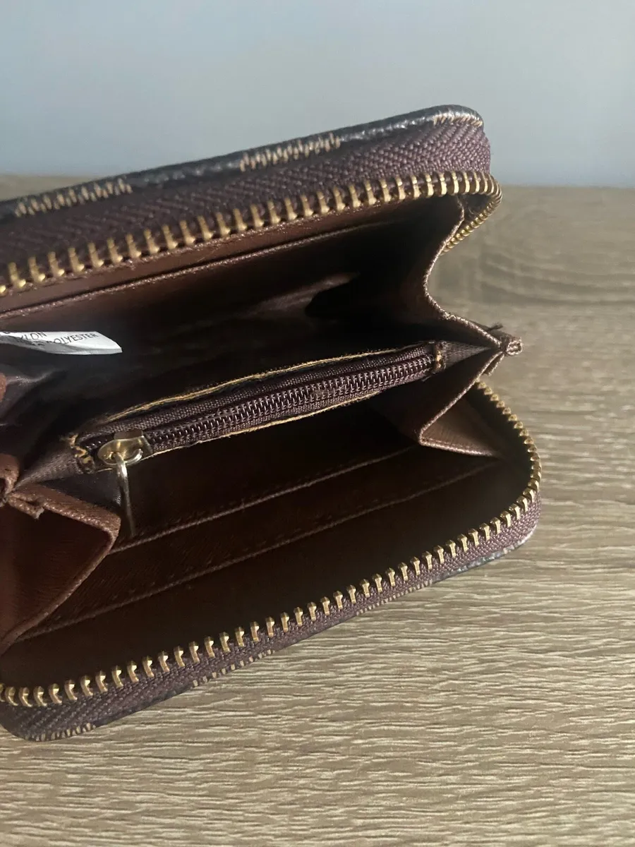 LV purse - Image 2