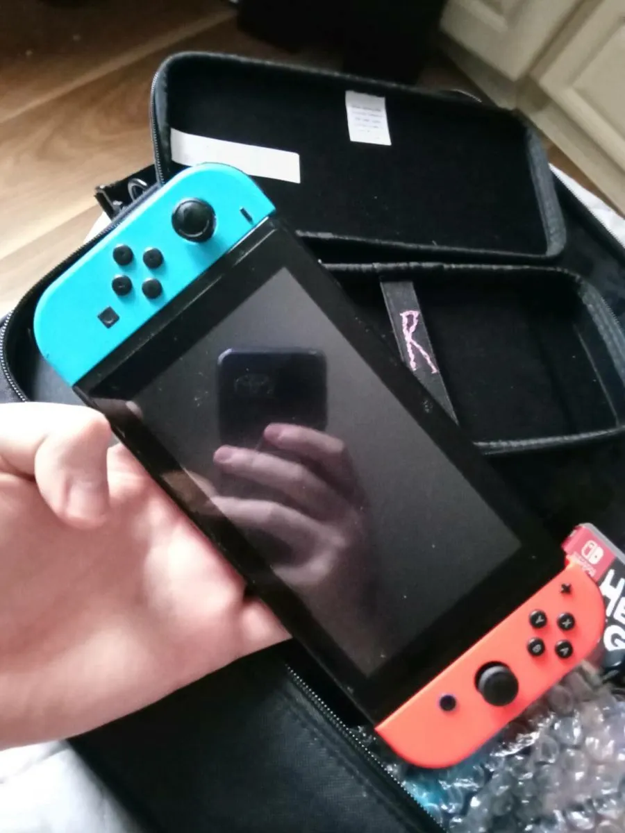Nintendo switch - Image 1