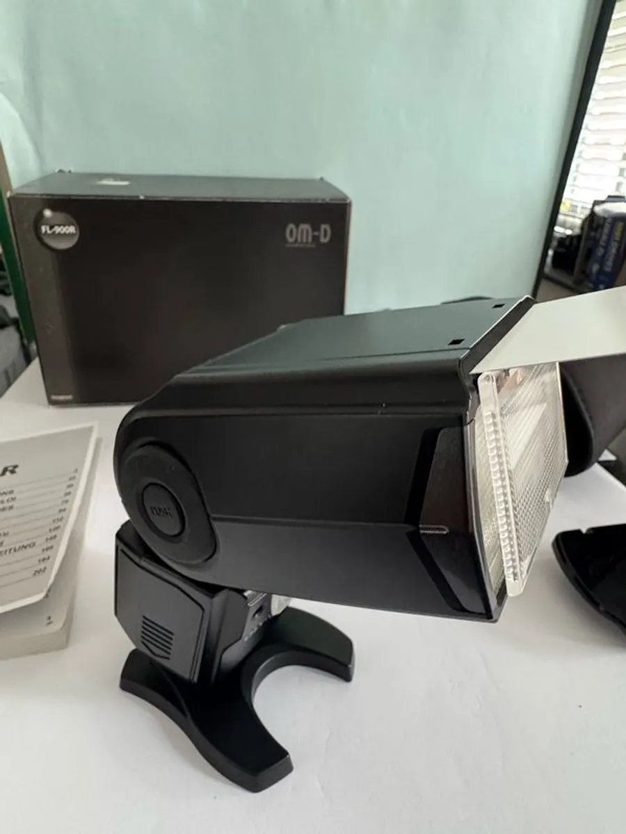 Olympus FL 900R Flash for OM System  cameras - Image 3