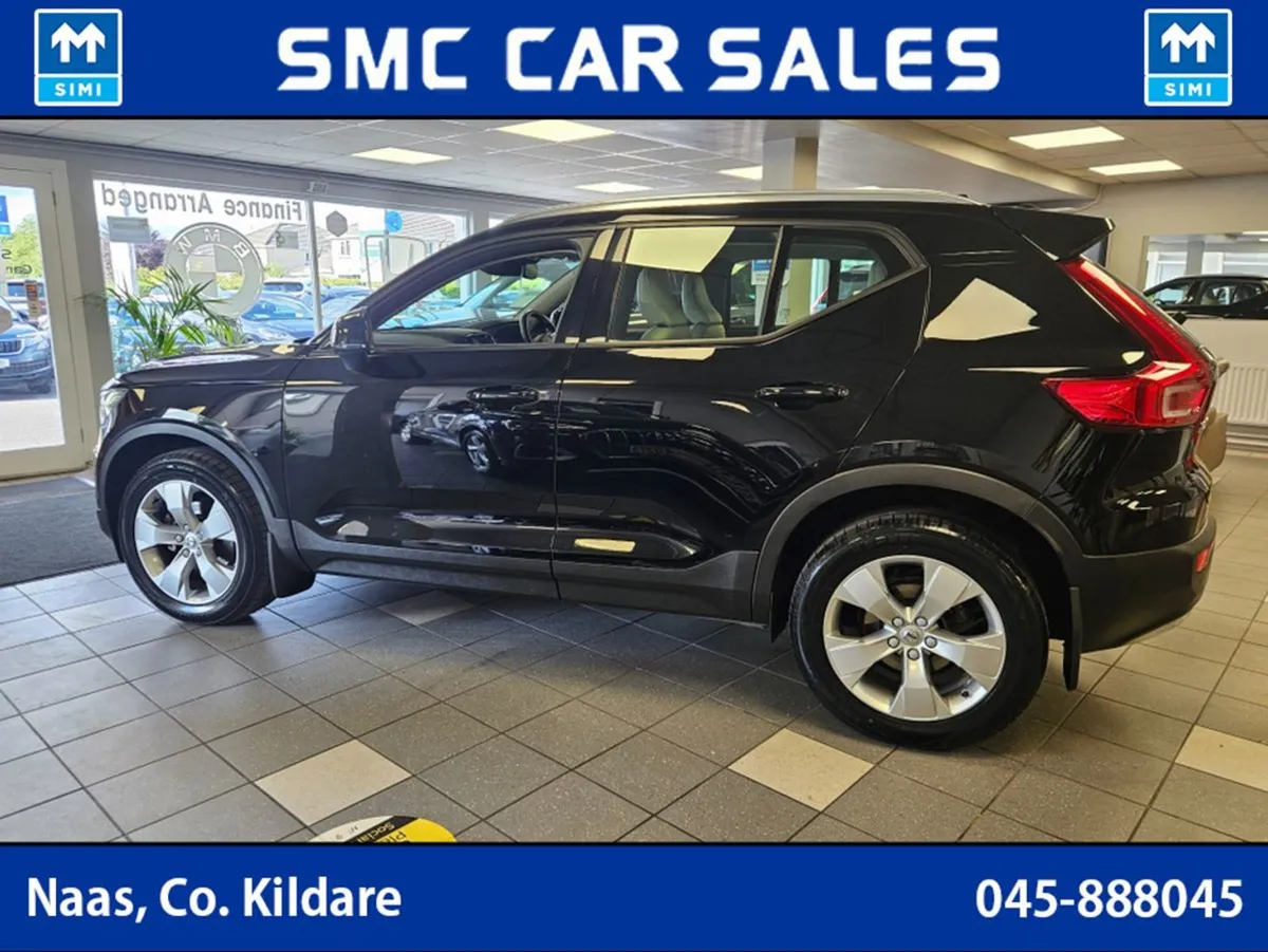 Volvo XC40 D3 Momentum Auto 150 BHP - Image 4