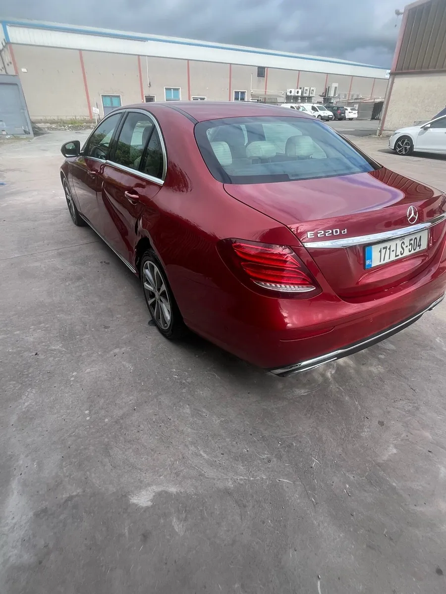 171 Mercedes E220D Avantgarde 2.0 Diesel Auto - Image 2