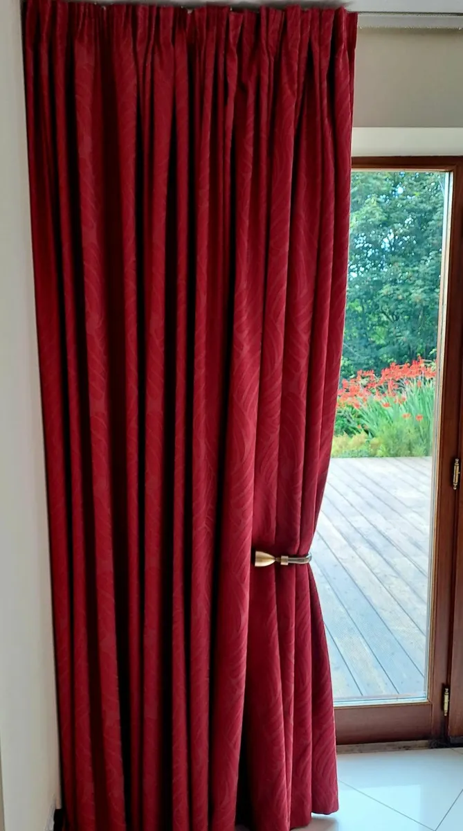 Curtains - Image 1