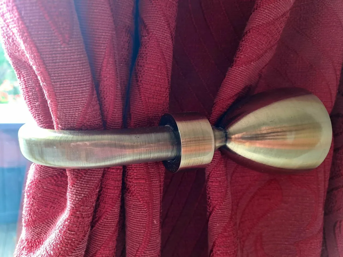 Curtains - Image 3
