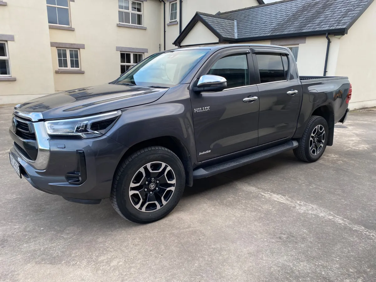 2023 TOYOTA HILUX - Image 3