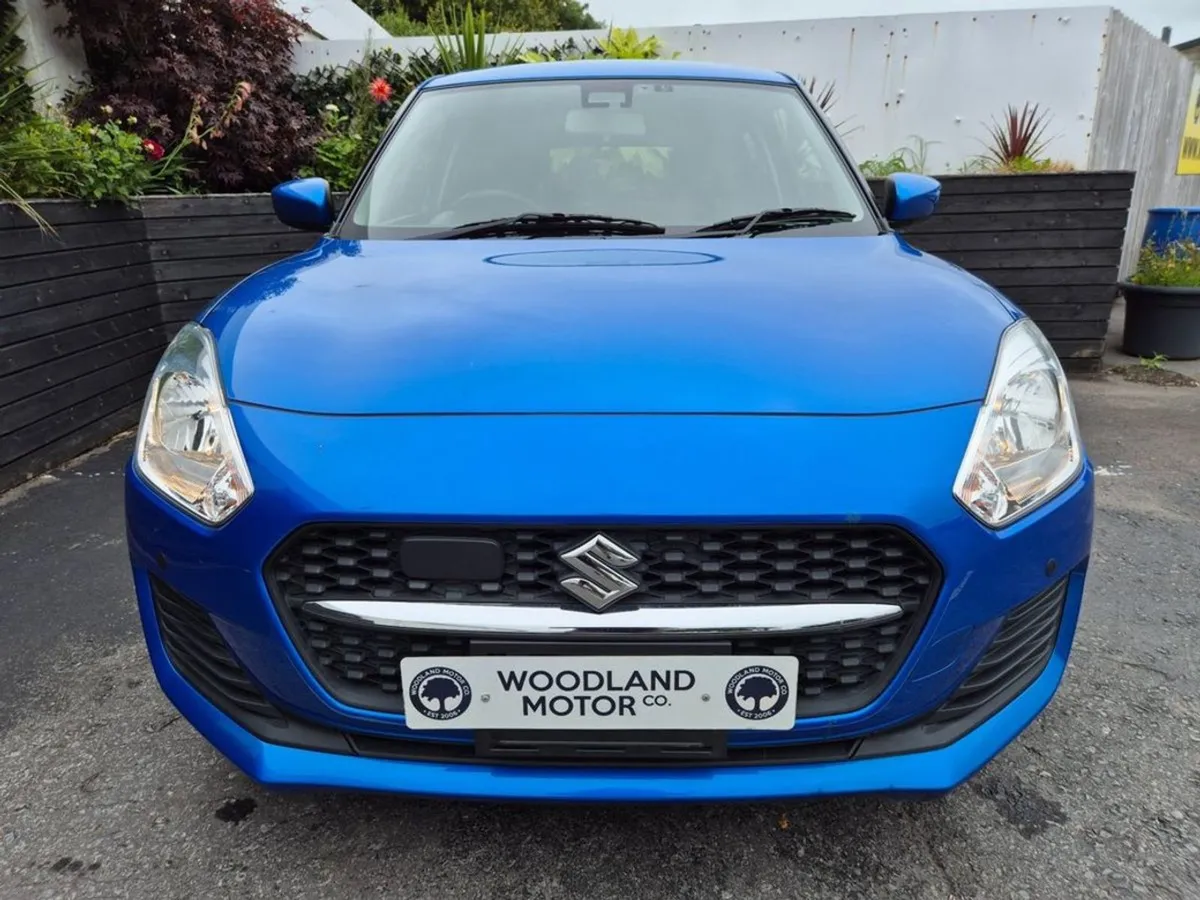 Suzuki Swift 1.25 Petrol Auto / XG Spec / Tax  190 - Image 4