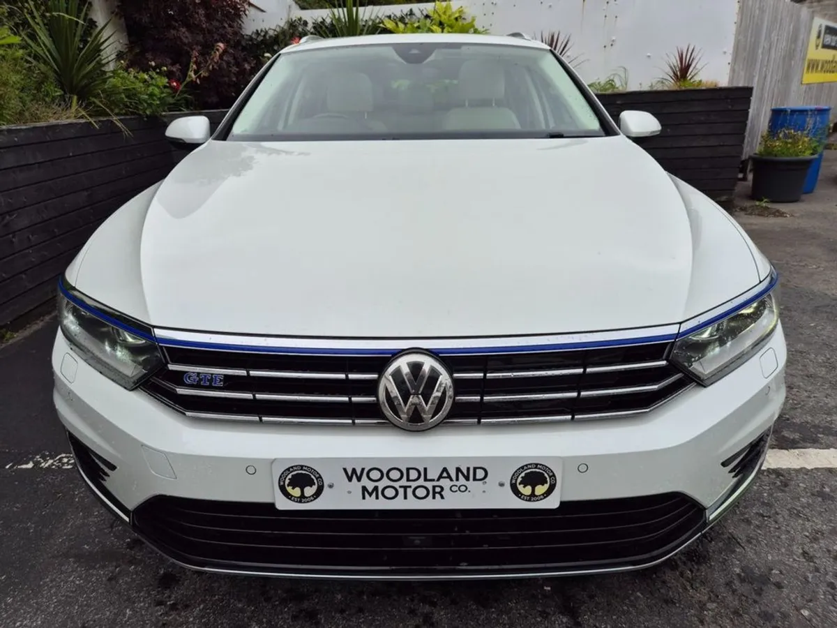 Volkswagen Passat GTE 1.4 Phev / Advance With PAN - Image 4