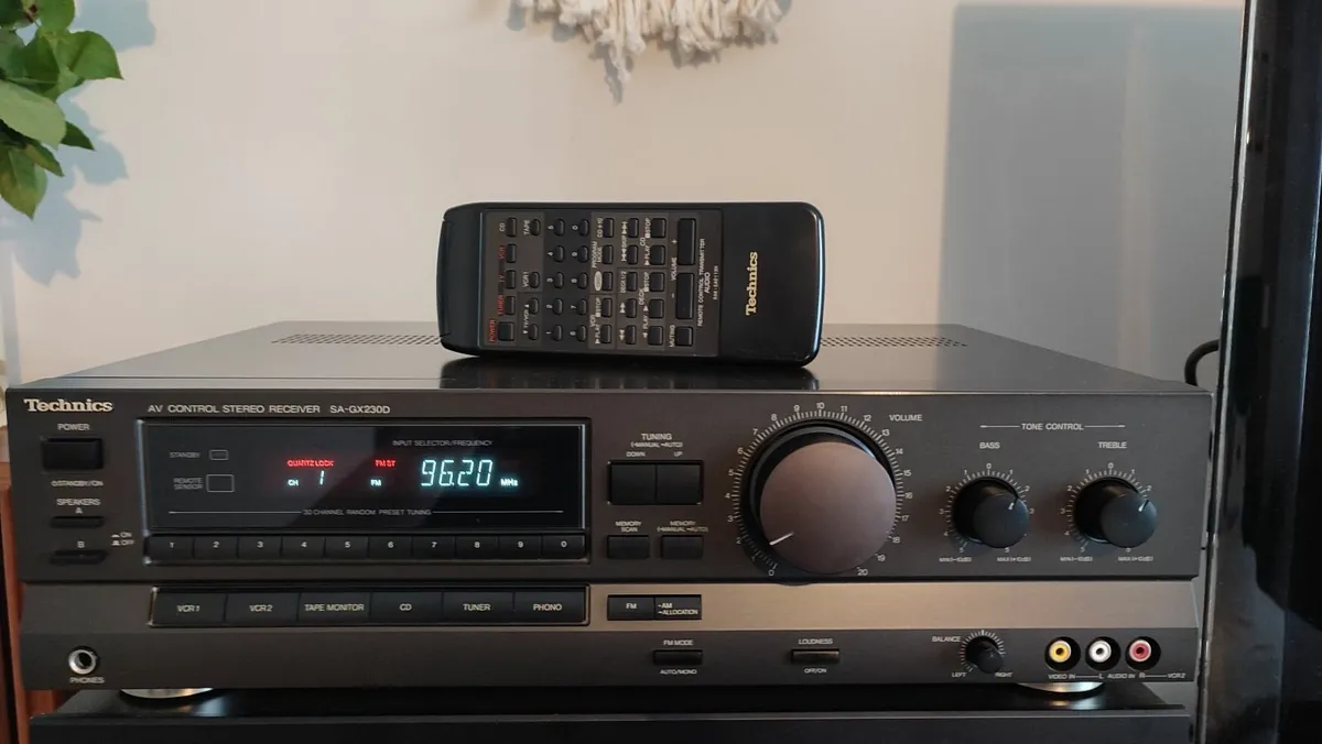 TECHNICS SA-GX230D, Remote. Like new. Cleaned - Image 1