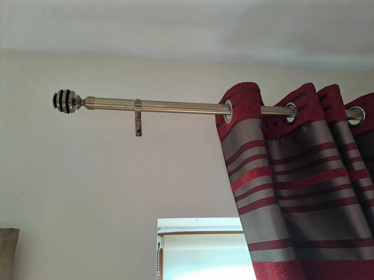 Curtains - Image 2