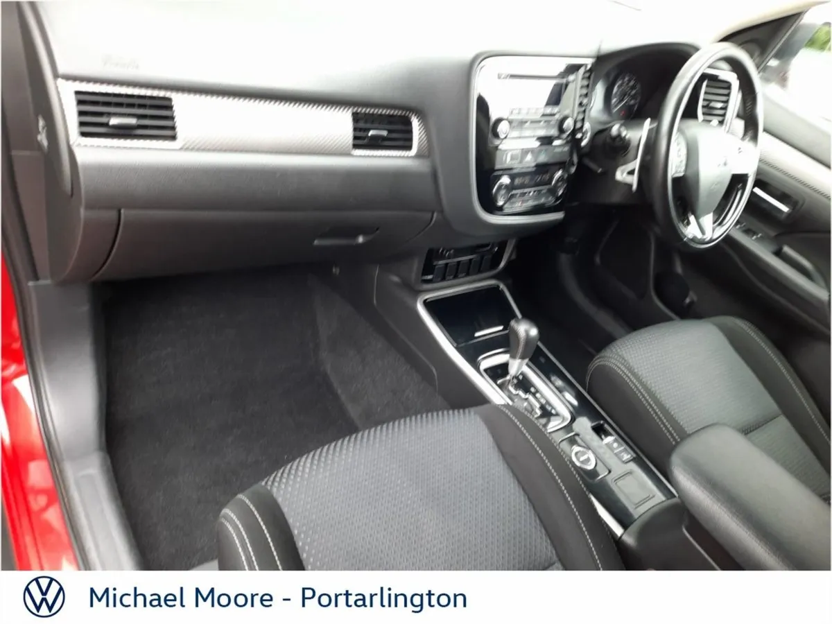 Mitsubishi Outlander 2.2 Di-d 150PS 6AT 4WD 7-sea - Image 4