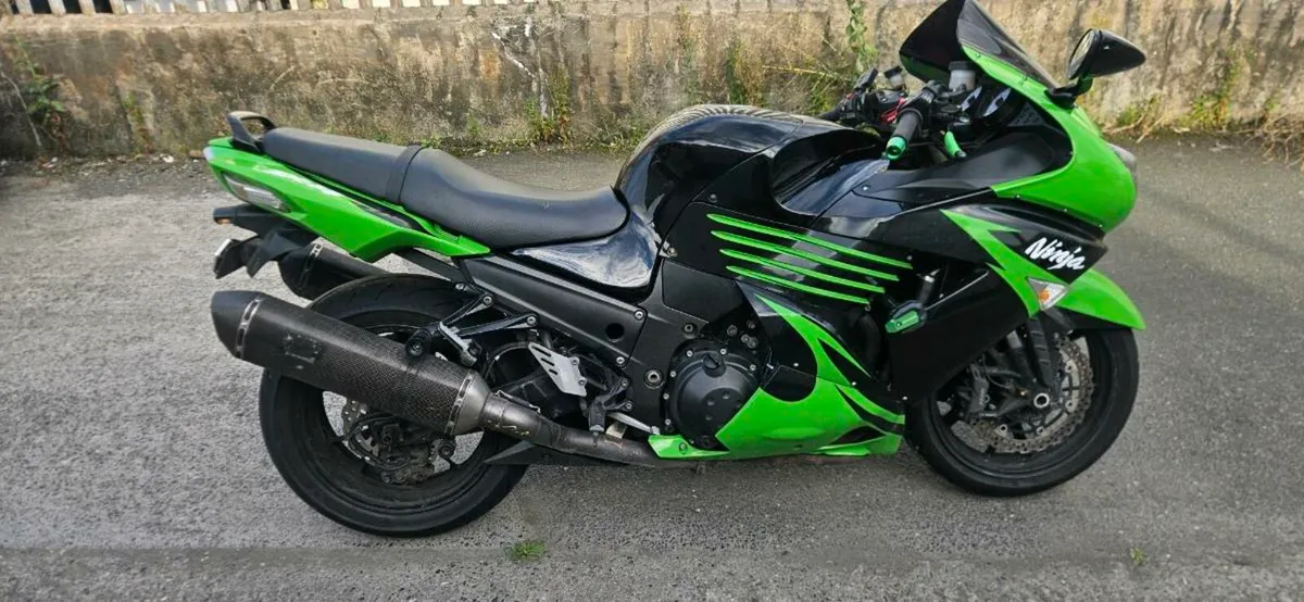 2010 Kawasaki zzr 1400 - Image 1