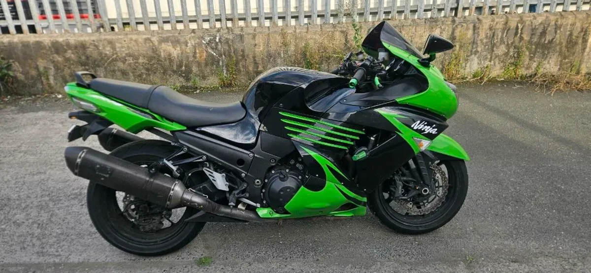 2010 Kawasaki zzr 1400 - Image 2