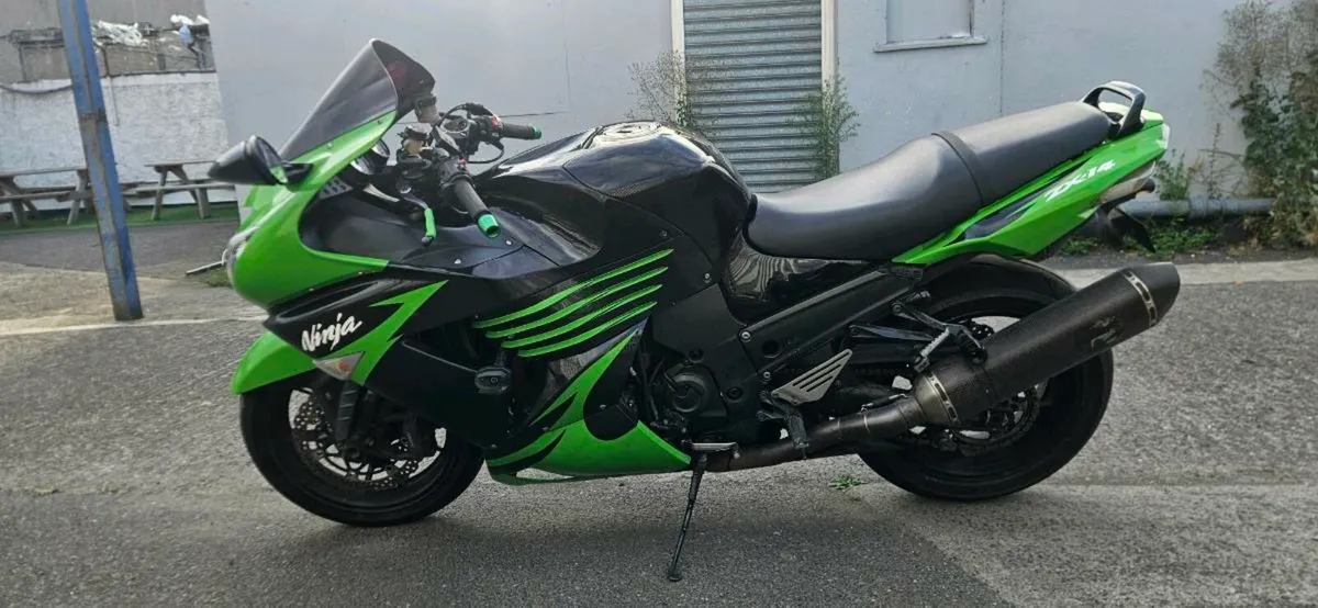 2010 Kawasaki zzr 1400 - Image 3