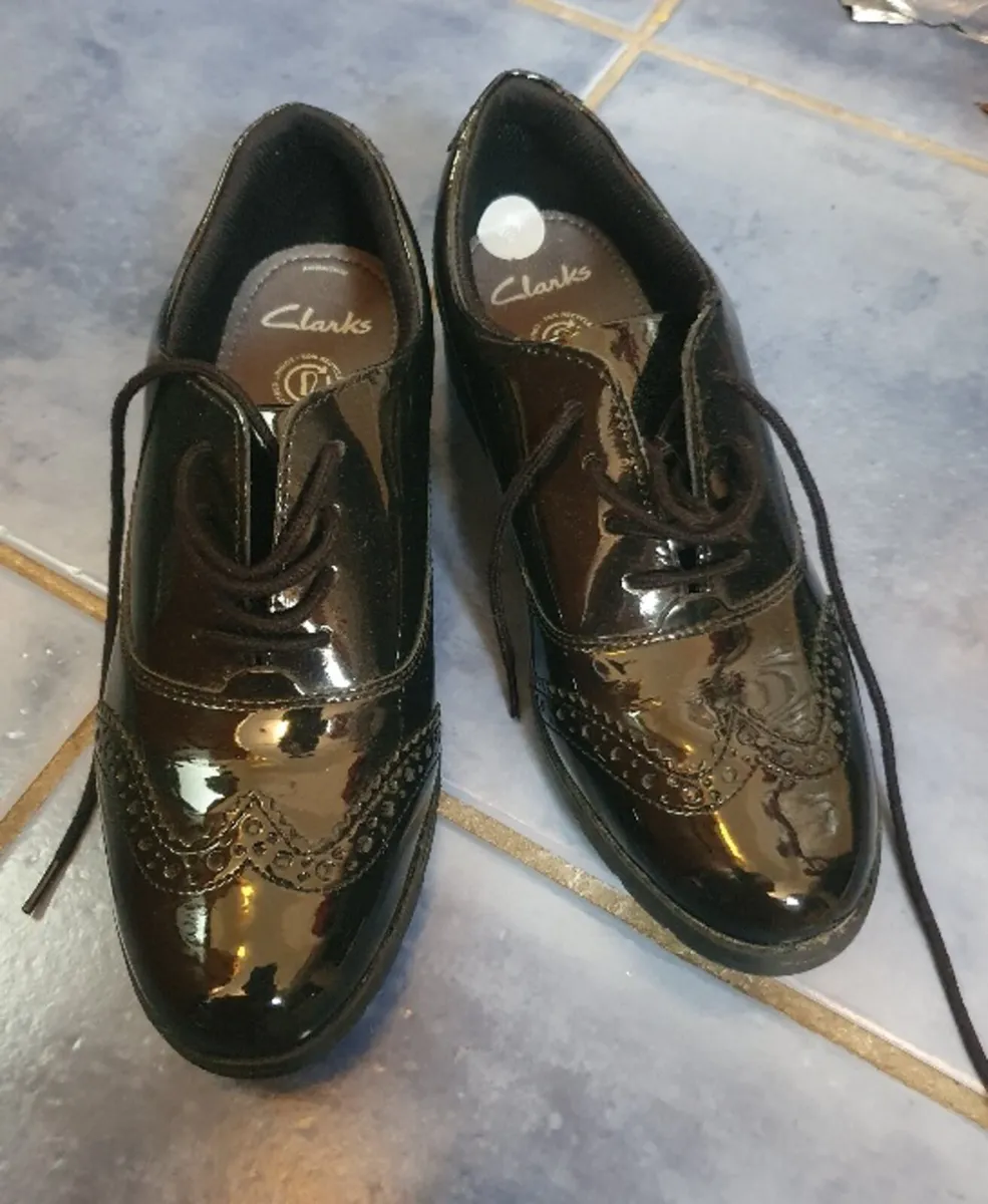 NEW with tags leather Clarks -ladies, teens - Image 1