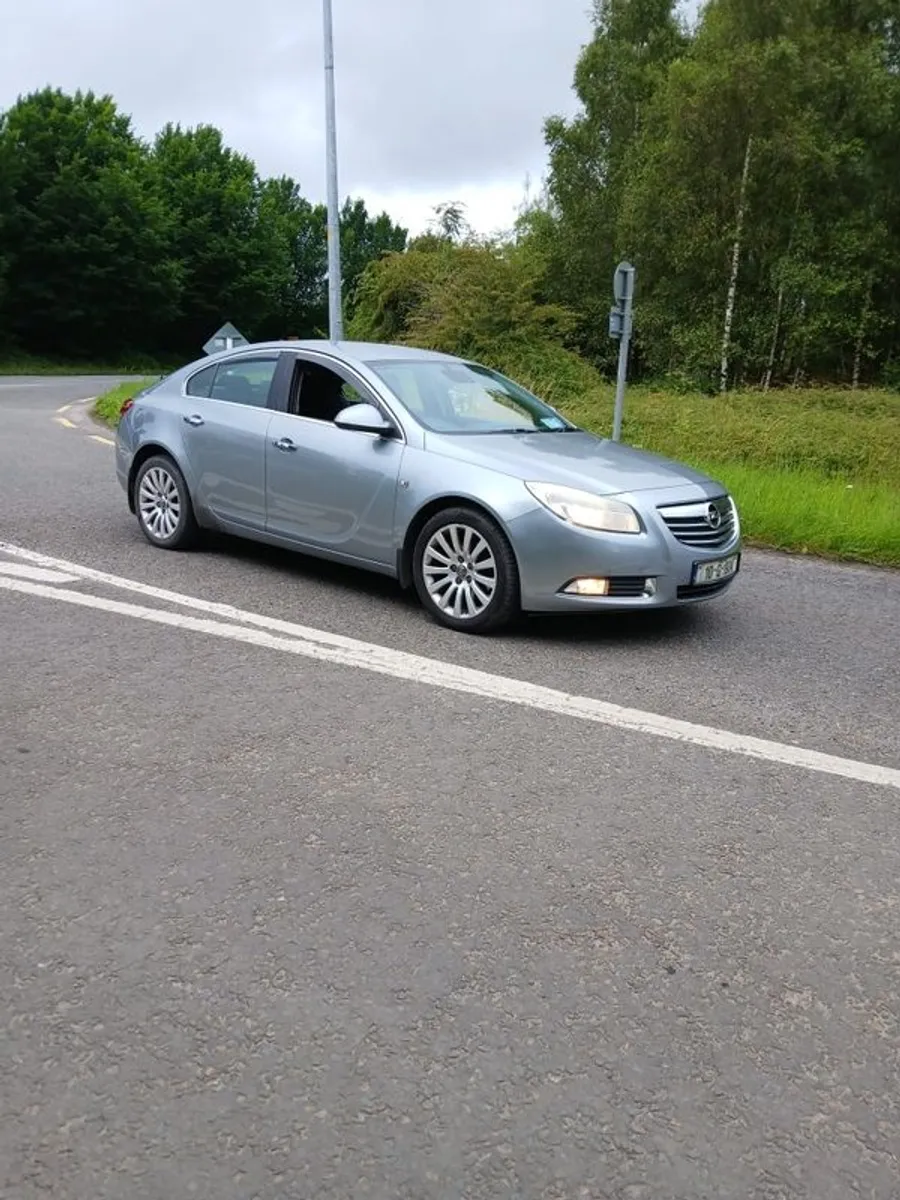 2010 Opel Insignia Automatic - Image 1