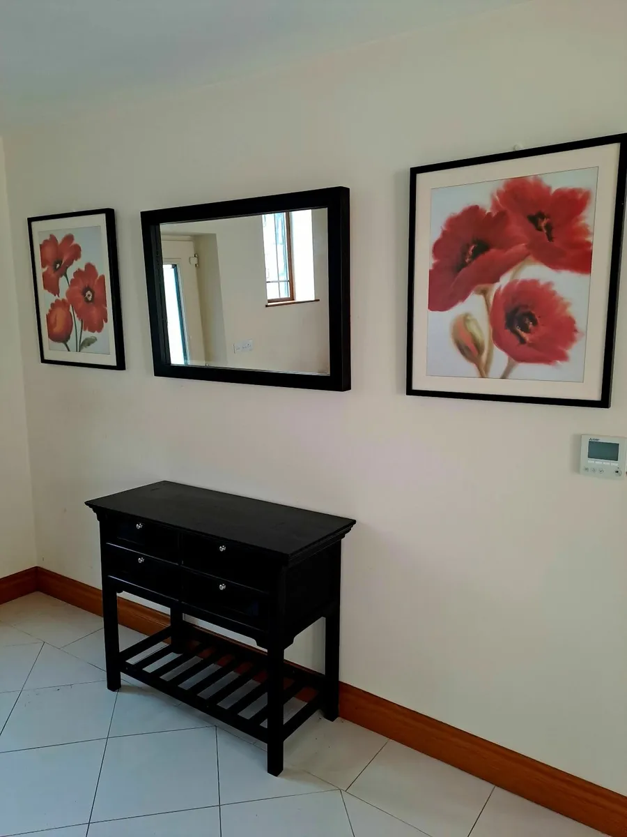 Console Table, mirror and pictures - Image 1