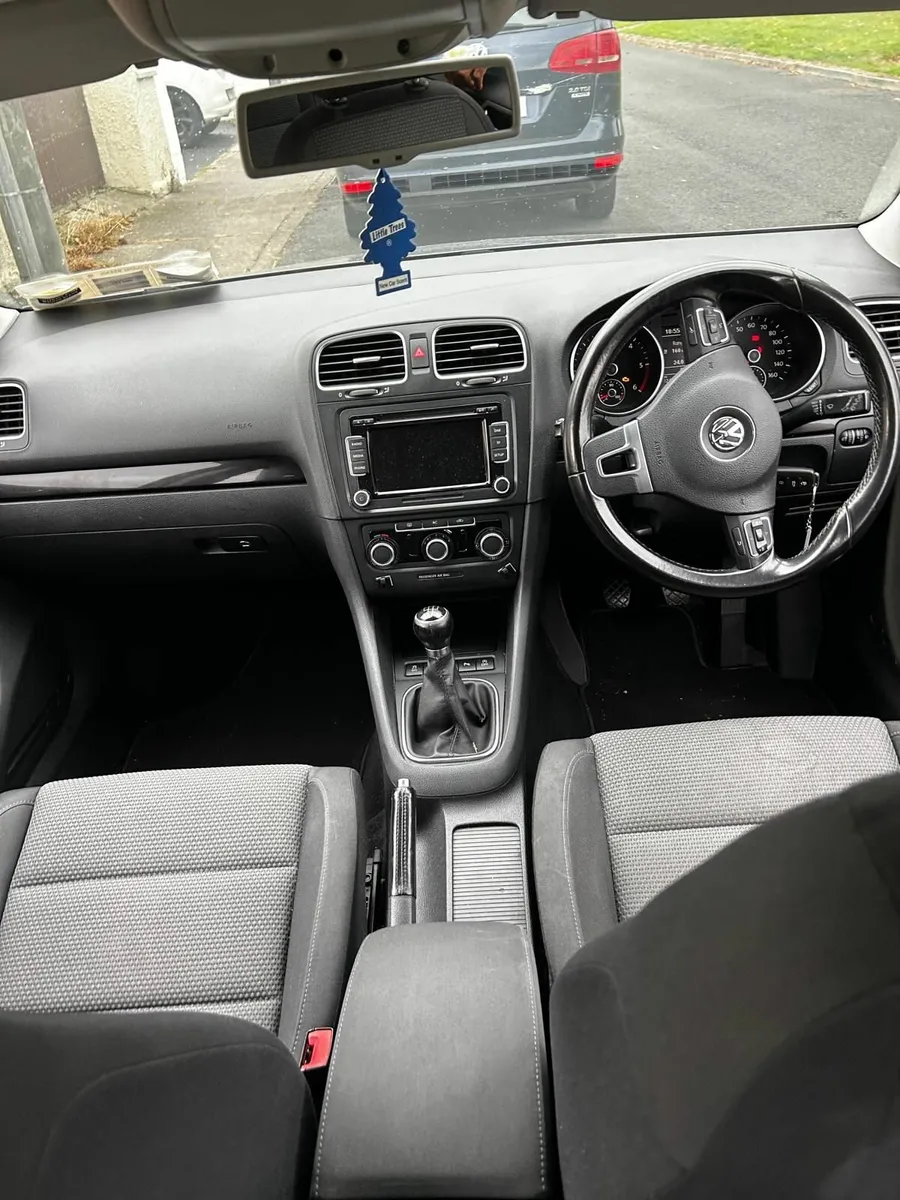 Volkswagen Golf 2011 - Image 1