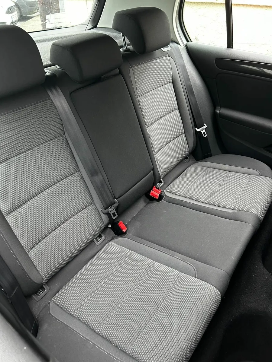 Volkswagen Golf 2011 - Image 3
