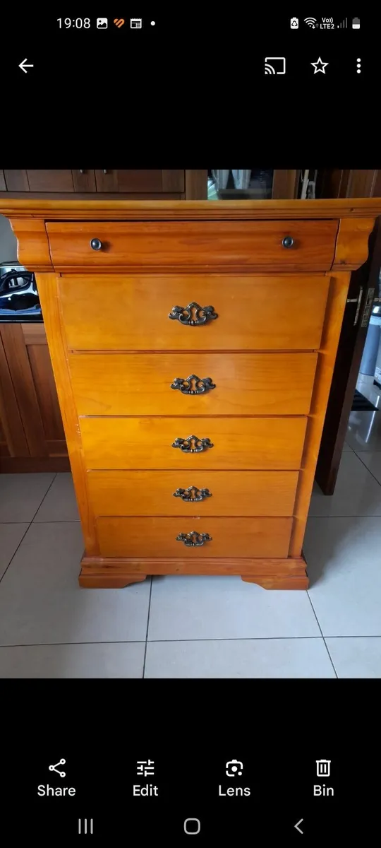 Bedroom chest of drawers - Image 1