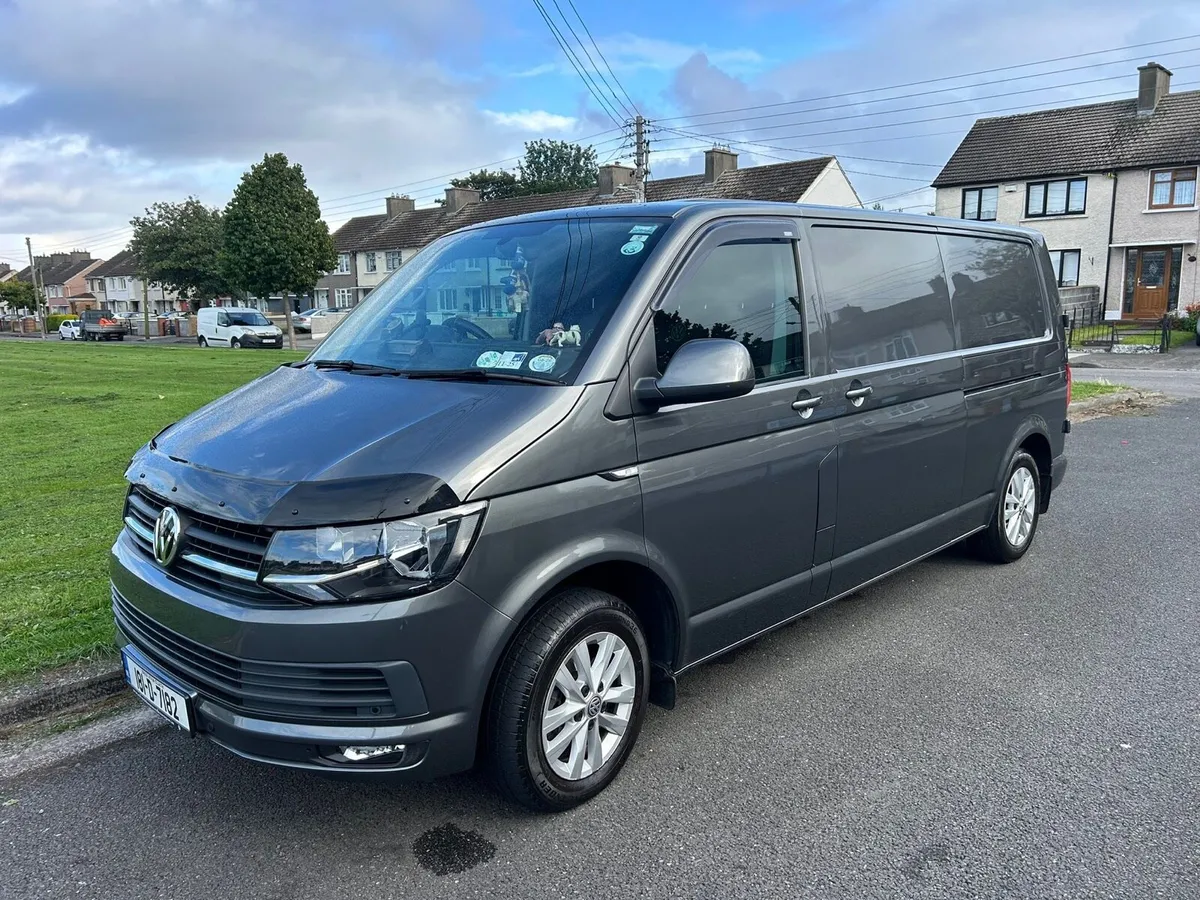 2018 VW TRANSPORTER ,6 speed ,1 OWNER ONLY 89km - Image 1