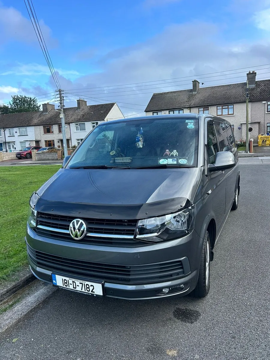 2018 VW TRANSPORTER ,6 speed ,1 OWNER ONLY 89km - Image 2