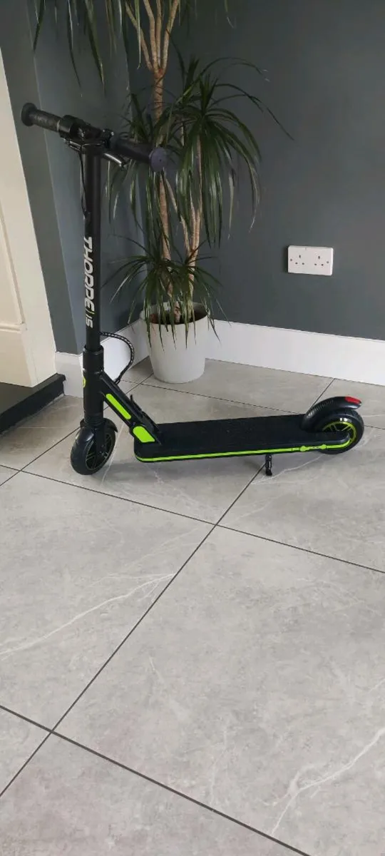 Kids electric scooter(thorpe 15) - Image 1