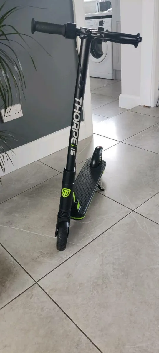 Kids electric scooter(thorpe 15) - Image 2