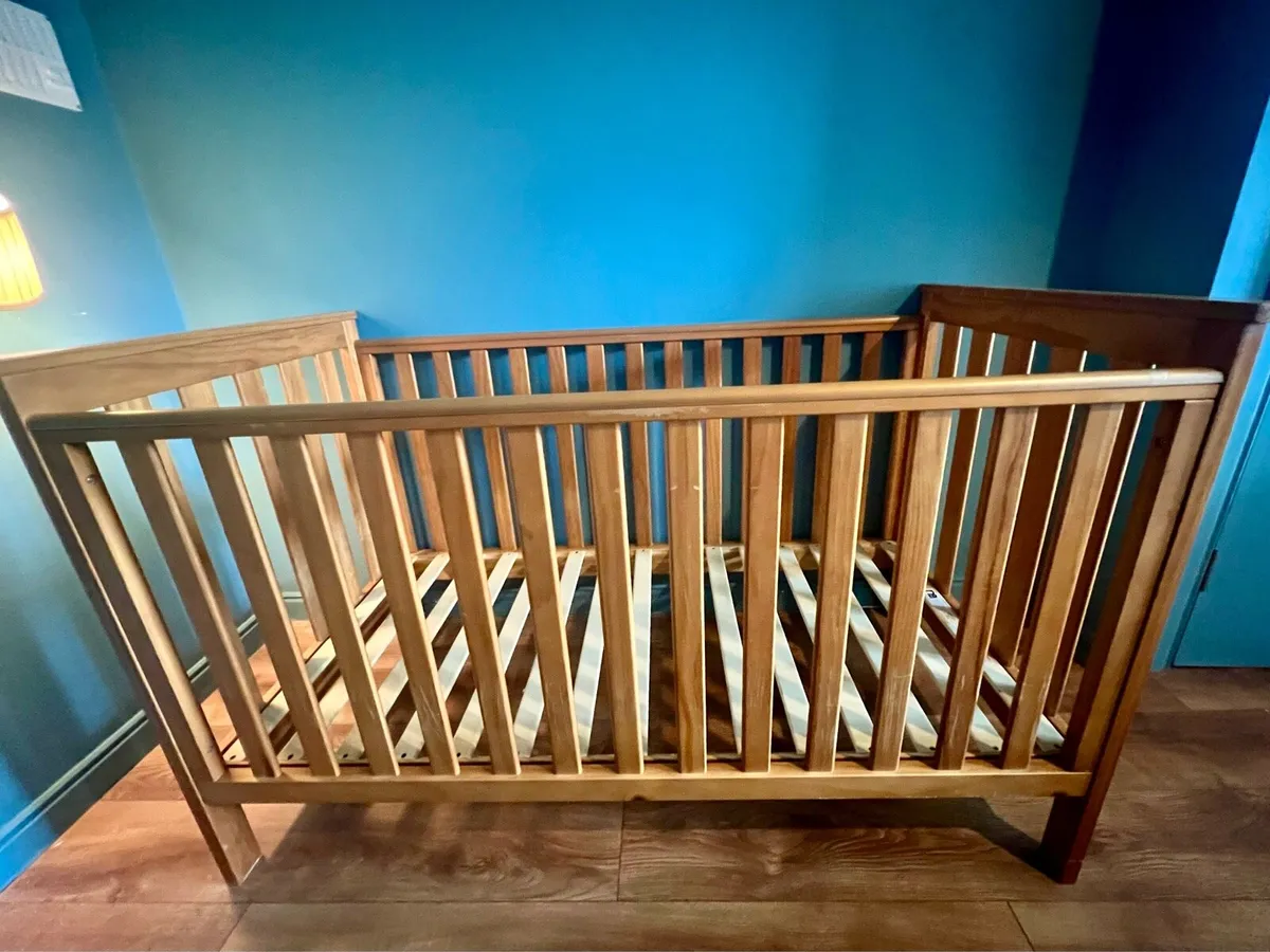 Cot bed - Image 1