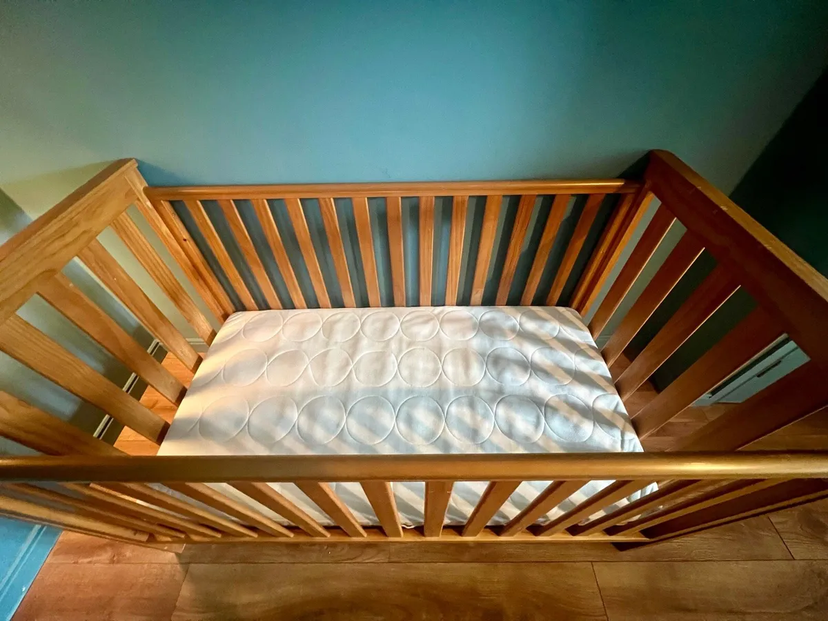 Cot bed - Image 2